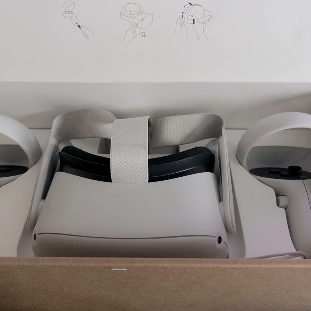 Oculus Quest 2 Virtual Reality Headset